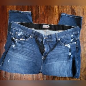 TORRID CROPPED BOMBSHELL SKINNY DISTRESSED  PREMIUM STRETCH SZ 24 EXCELLEN COND